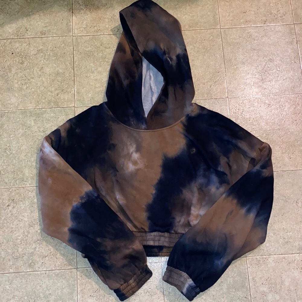 Women’s Cropped Tye-Dye Hoodie